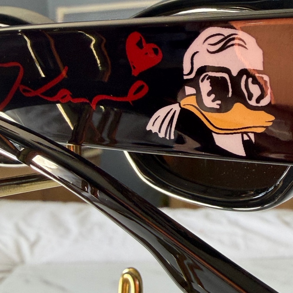 Disney100 x Karl Lagerfeld Donald Duck Sunglasses NWT Collector - Picture 2 of 7